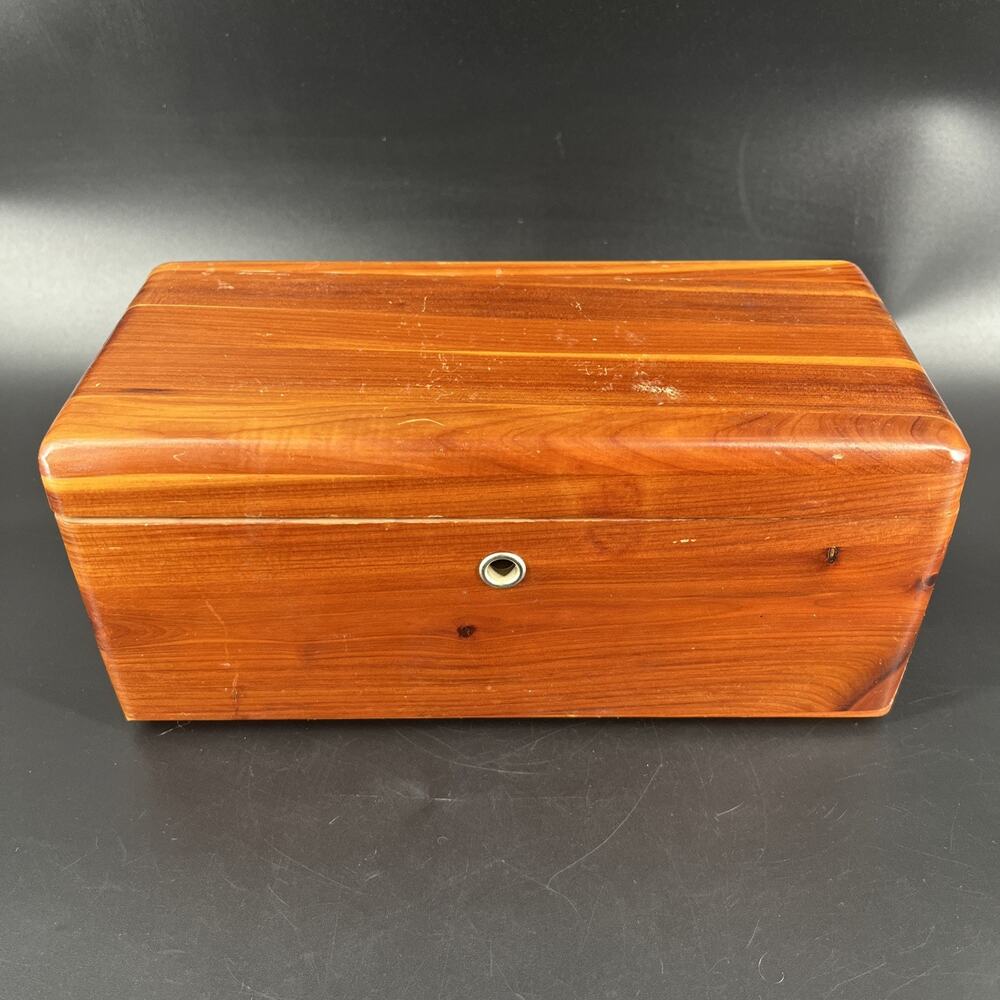 Vintage Mini Lane Cedar Chest Kaup Furniture Manhattan, KS No Key 9"x5"